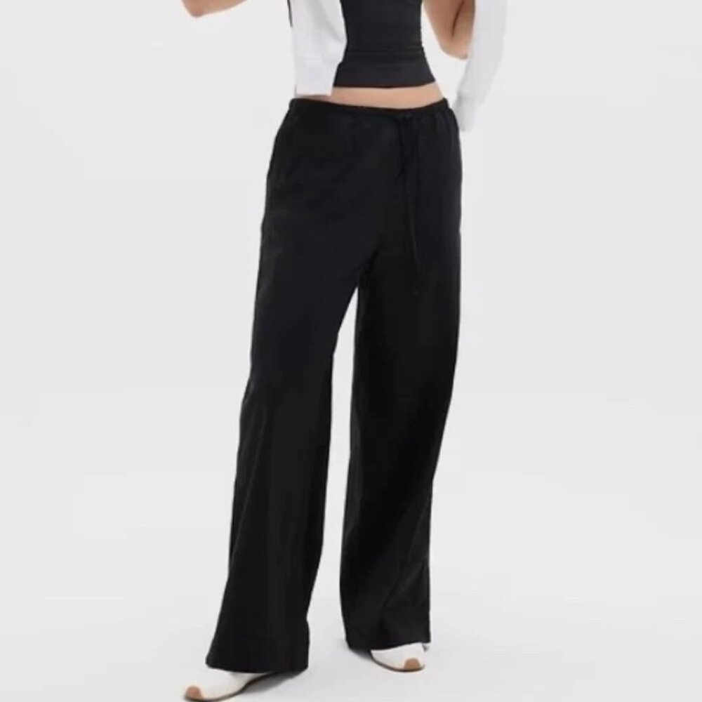 Athleta Paradise Mid Rise Wide Leg Pant Size: M  Black NEW IN PACKAGING